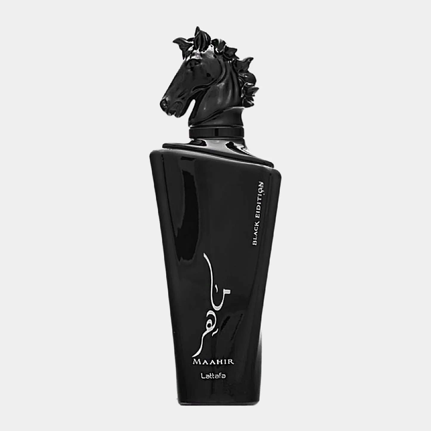 Maahir Black на белом фоне